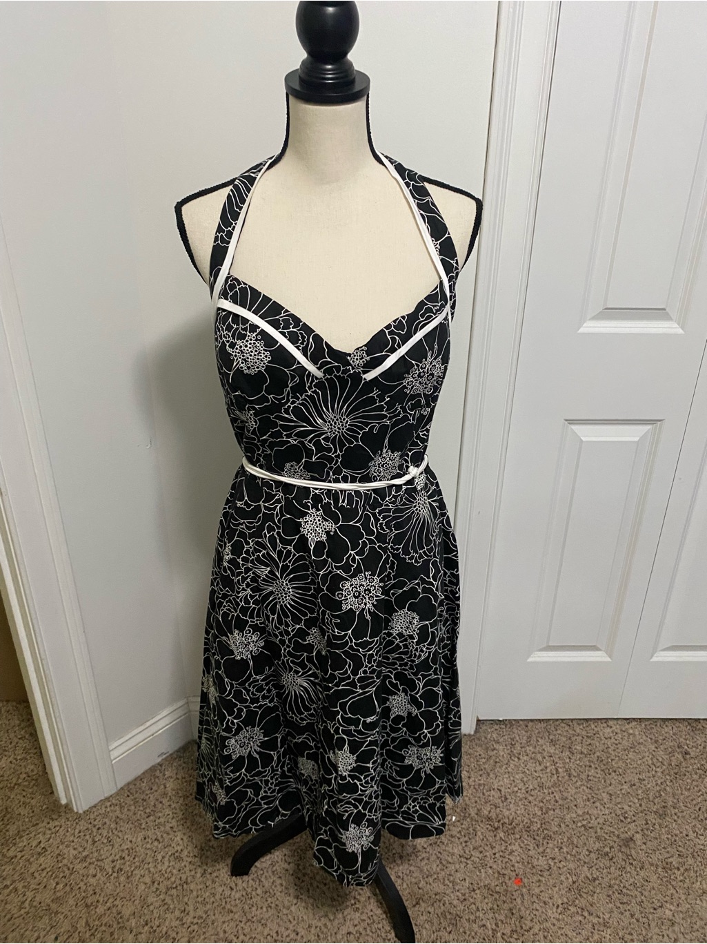 Boston Proper Black And White Floral Dress